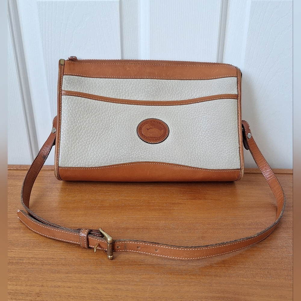 Vintage Dooney All Weather Leather Shoulder Bag Clutch East West Ivory Bone AWL